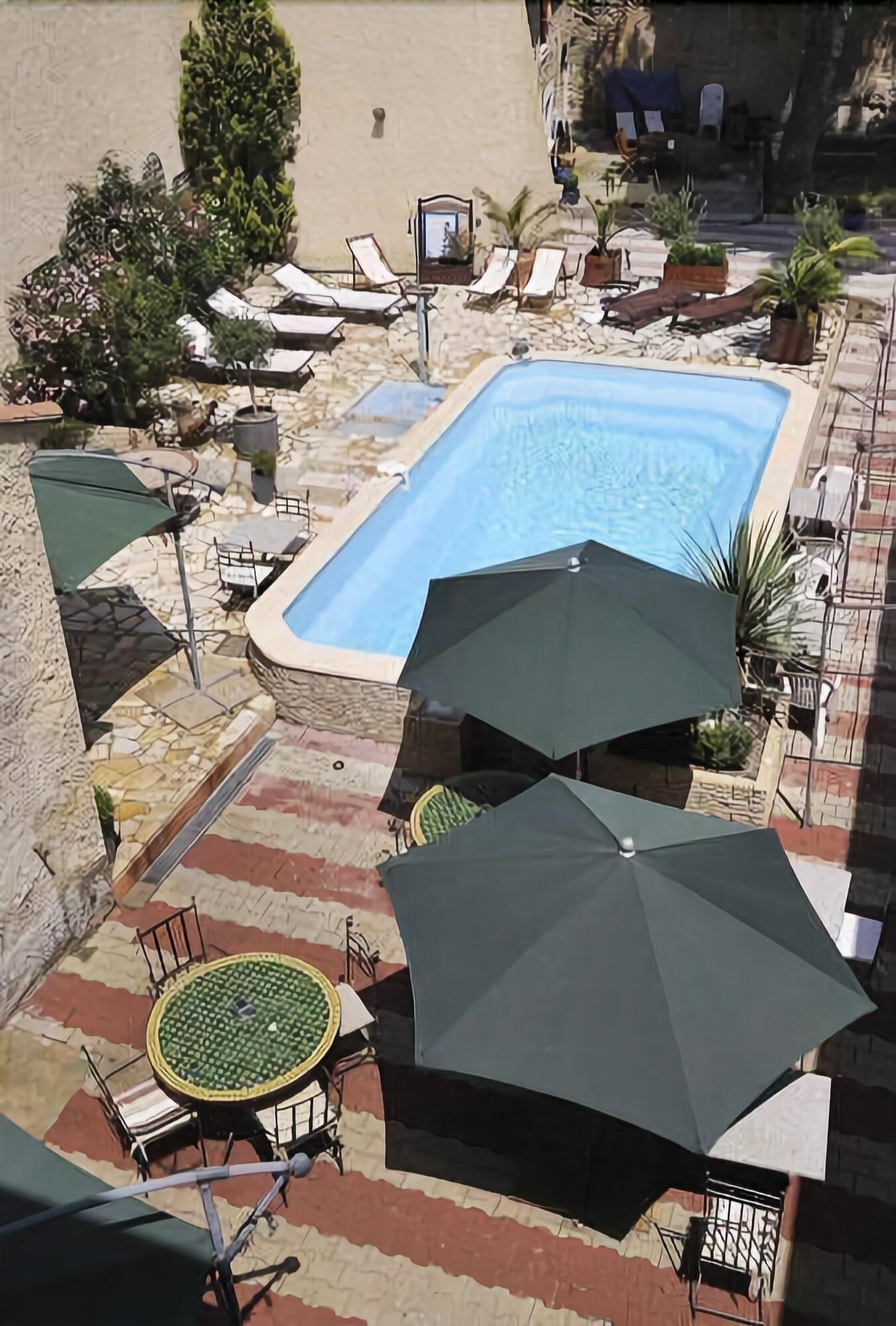 Hotel La Bastide D'Entraigues Luaran gambar