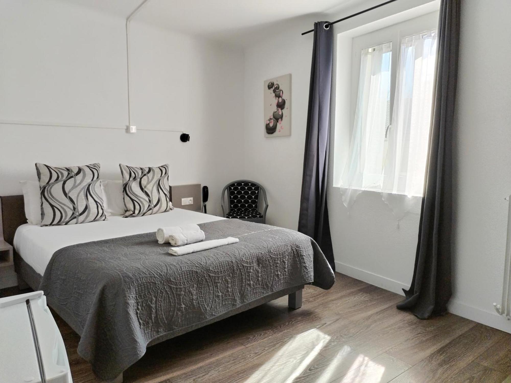 Hotel La Bastide D'Entraigues Luaran gambar
