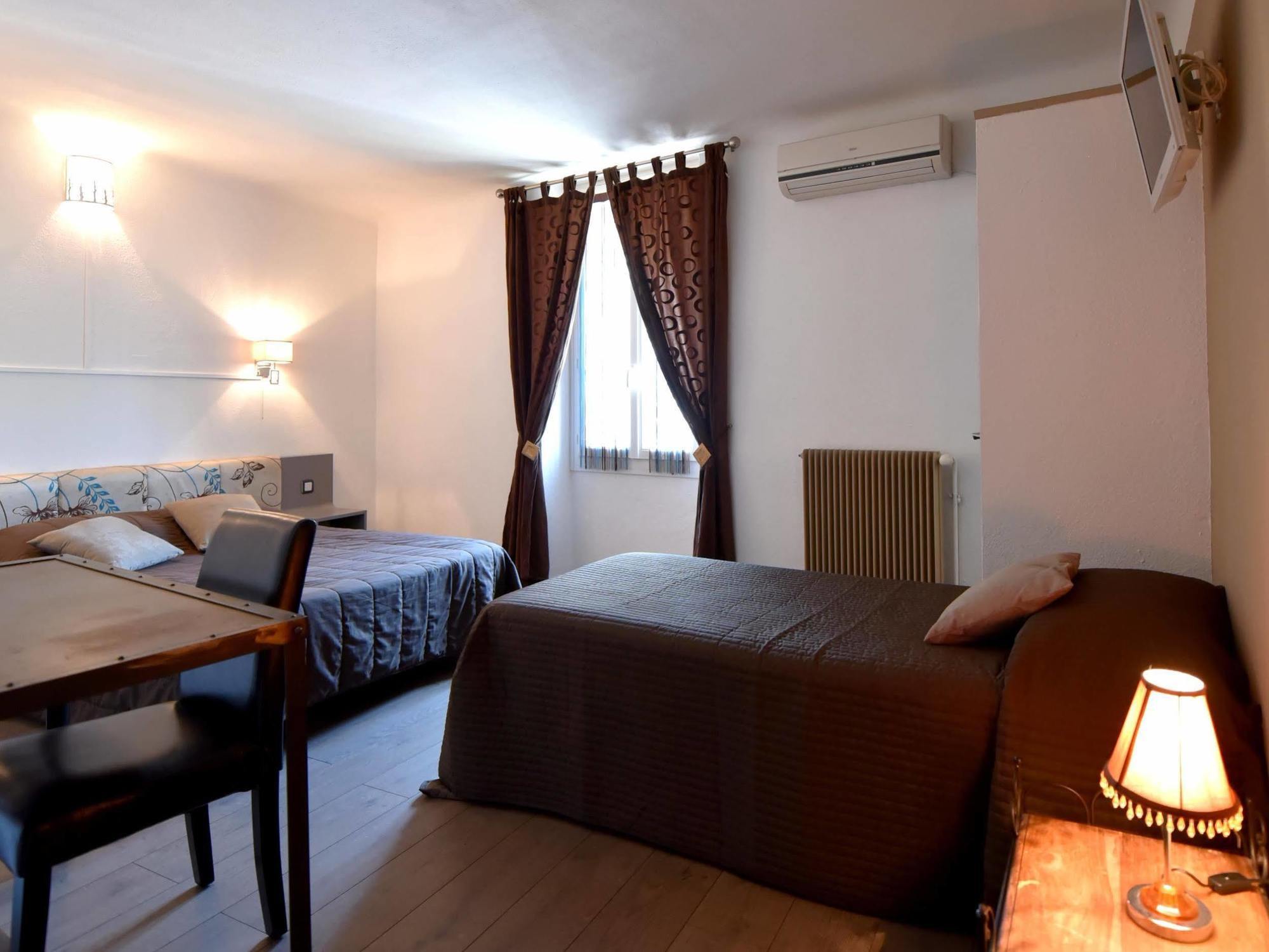 Hotel La Bastide D'Entraigues Luaran gambar