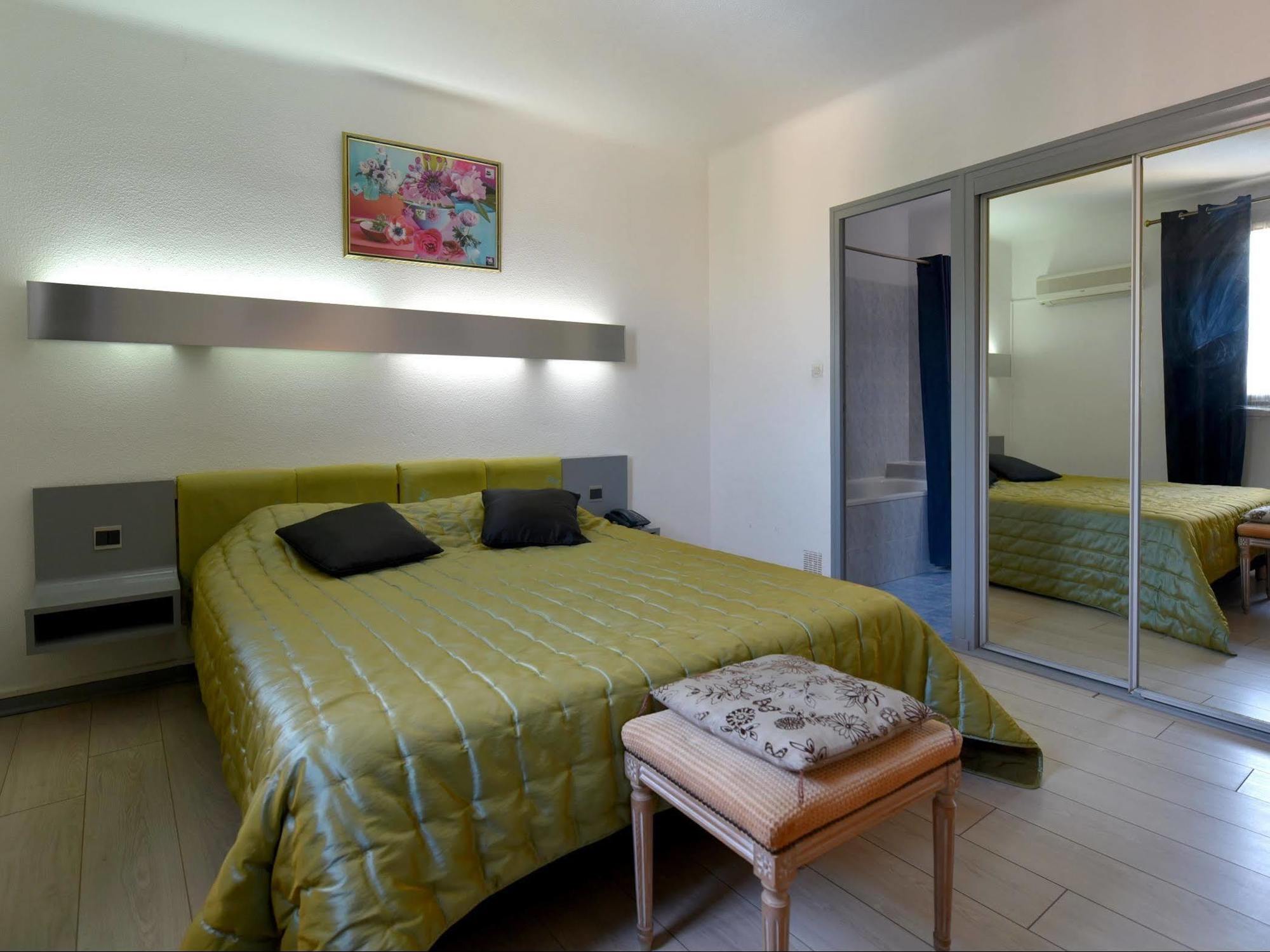 Hotel La Bastide D'Entraigues Luaran gambar